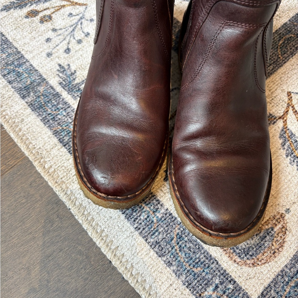 Roots Women's Dark Brown Side-Zip Leather Boots, Size 7 - Picture 8 of 12